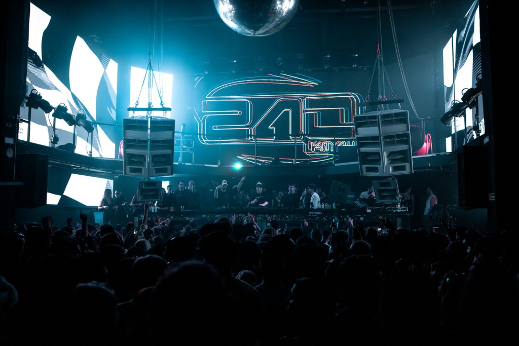 240 KM/H firma su primer takeover en INPUT con un rotundo sold out